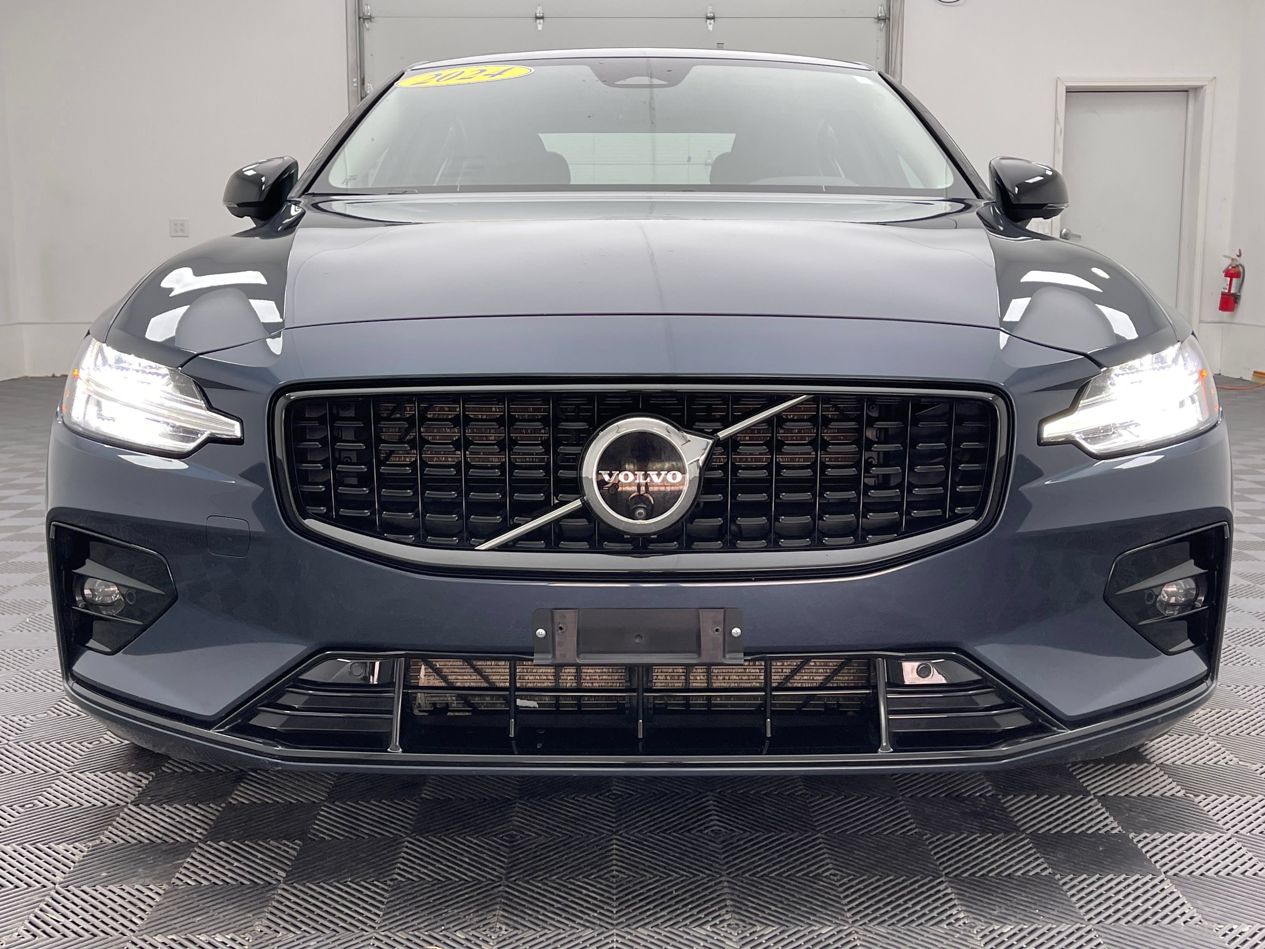 Used 2024 Volvo S60 B5 Plus AWD/4WD image 13