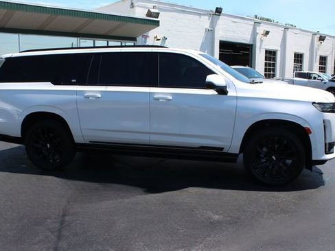 Used 2022 Cadillac Escalade ESV Sport Platinum w/ LPO, ONYX Package image 21