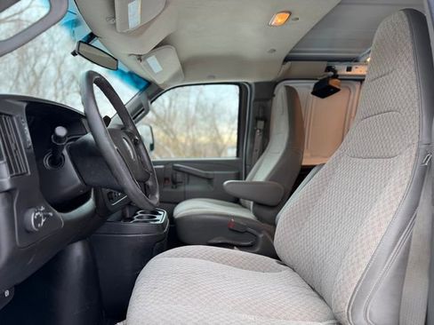 Used 2016 GMC Savana 2500 image 21