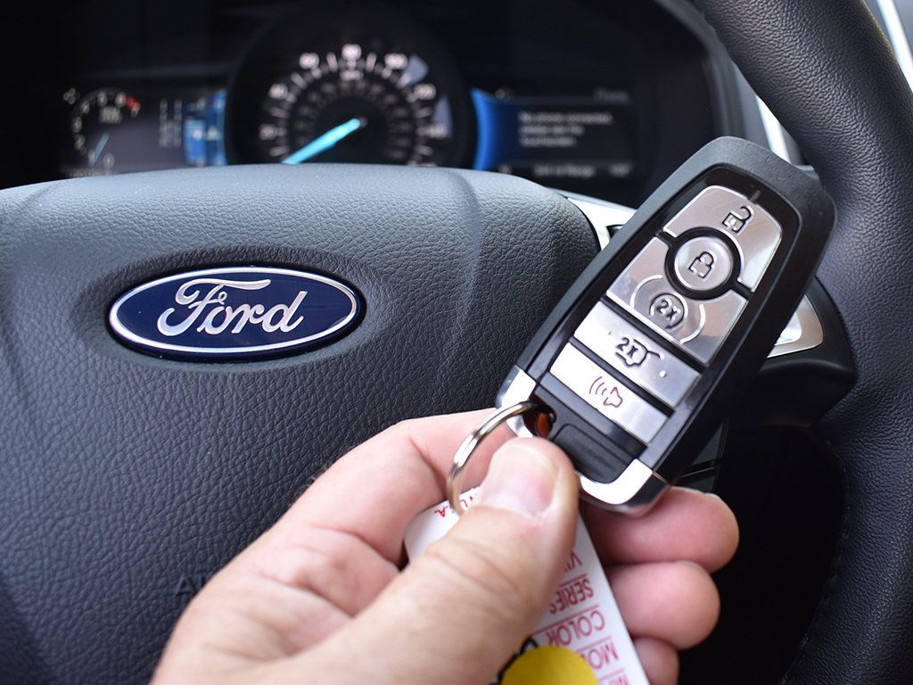 Used 2024 Ford Edge SEL w/ Convenience Package AWD/4WD image 11