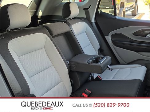 Used 2024 GMC Terrain SLE w/ Driver Convenience Package image 29