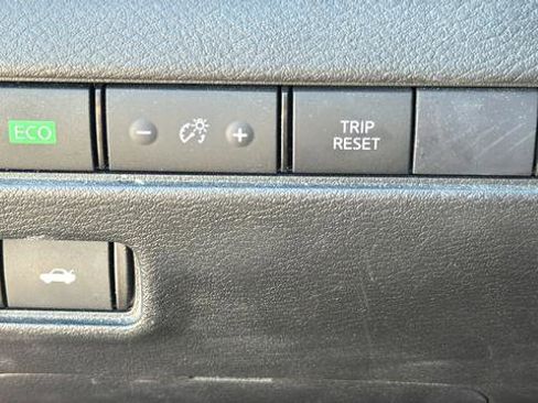 Used 2024 Nissan Sentra SR w/ SR Premium Package FWD image 13