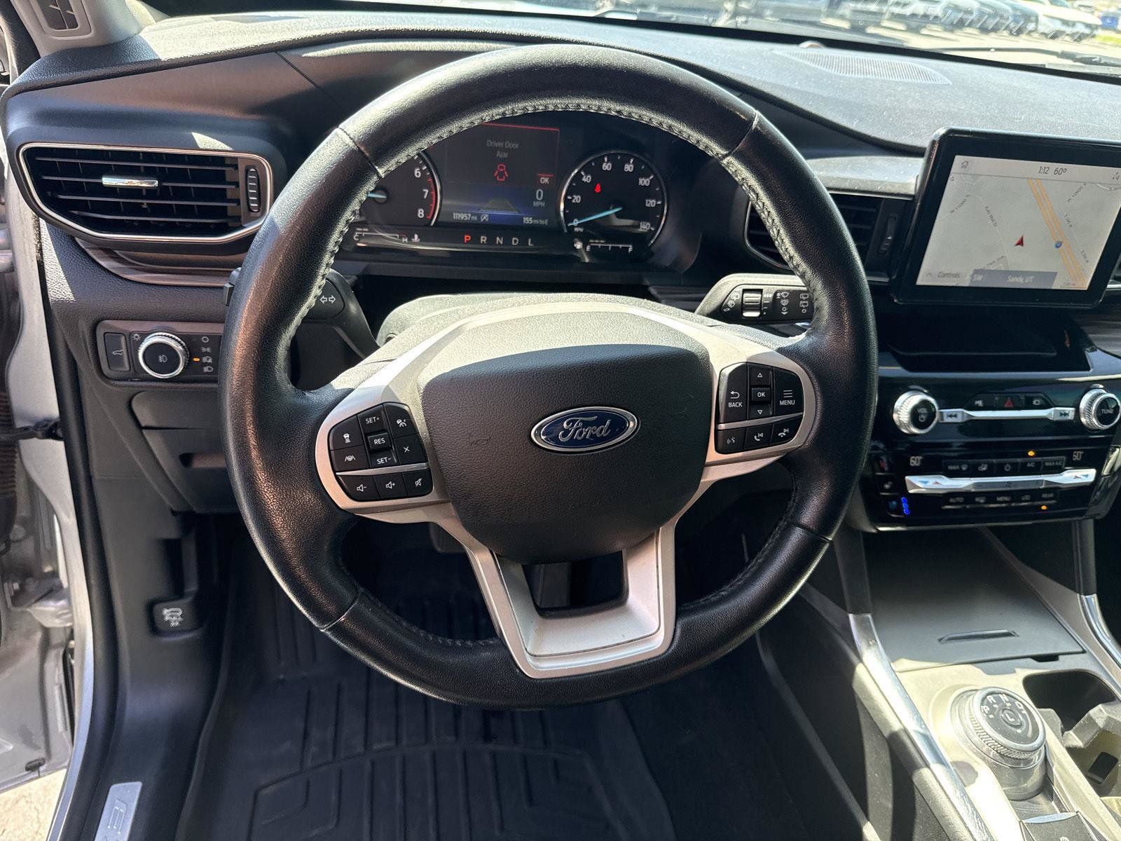Used 2021 Ford Explorer Limited w/ Equipment Group 301A AWD/4WD image 14