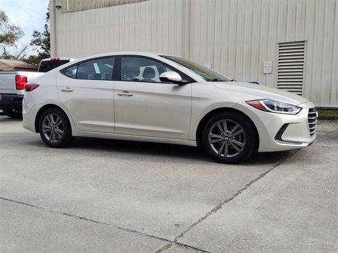 Used 2018 Hyundai Elantra SEL w/ Cargo Package image 12