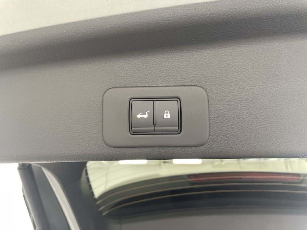 Certified 2025 Nissan Murano SV FWD image 18