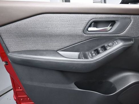 Used 2021 Nissan Rogue SV FWD image 19