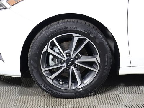 Used 2022 Kia Forte LXS FWD image 19