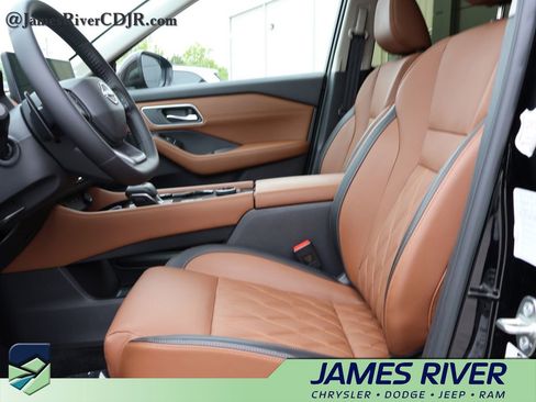 Used 2026 Nissan Rogue Platinum w/ Platinum Premium Package AWD/4WD image 23