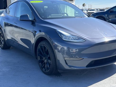 Used 2023 Tesla Model Y AWD image 11