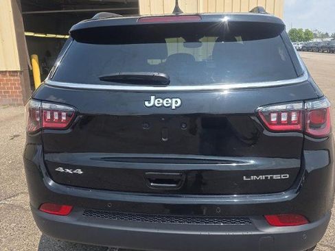 Used 2025 Jeep Compass Limited w/ Sun & Sound Group AWD/4WD image 5