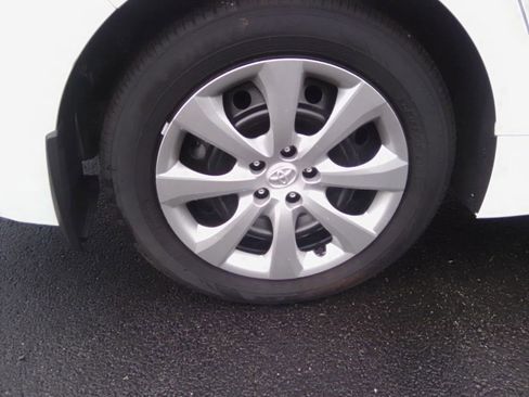 Used 2026 Toyota Corolla LE FWD image 8