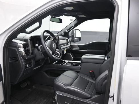 New 2026 Ford F350 Platinum w/ Tremor Off-Road Package AWD/4WD image 11