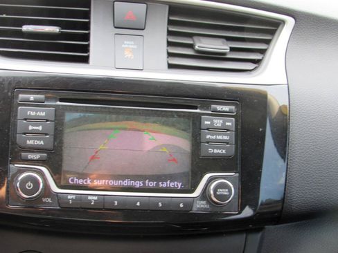 Used 2017 Nissan Sentra SV FWD image 12
