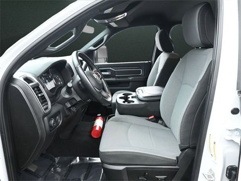 Used 2024 RAM 3500 Big Horn image 11