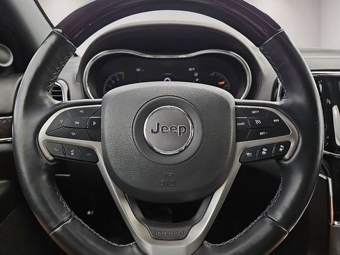 Used 2021 Jeep Grand Cherokee Overland AWD/4WD image 30