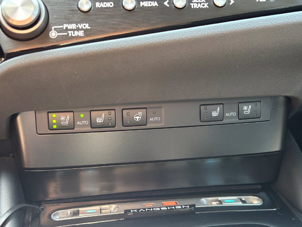 Used 2025 Lexus ES 350 w/ Premium Package FWD image 30