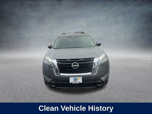 Used 2024 Nissan Pathfinder SV image 6