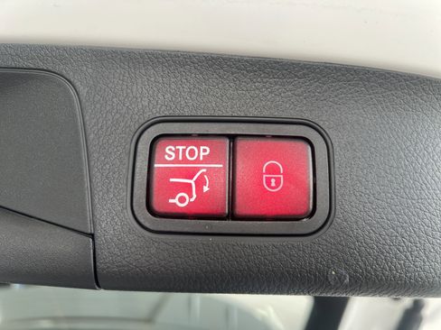 Used 2025 Mercedes-Benz GLA 250 image 9