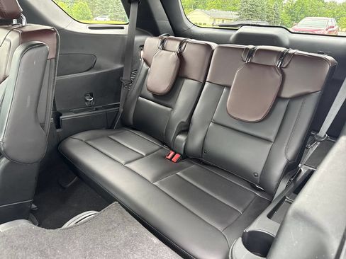 Used 2024 Ford Explorer Platinum w/ Technology Package AWD/4WD image 21