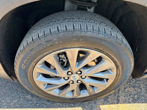 Used 2025 Buick Enclave Preferred FWD image 40