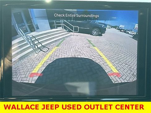 Certified 2023 Chrysler Pacifica Touring-L image 26