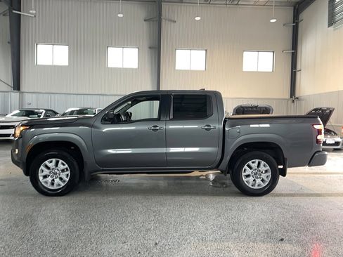 Used 2024 Nissan Frontier SV w/ SV Convenience Package image 3