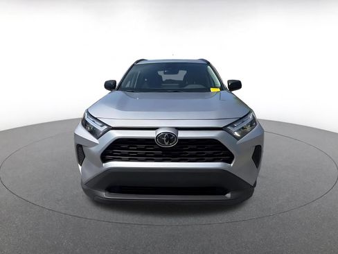 Used 2025 Toyota RAV4 LE AWD/4WD image 4