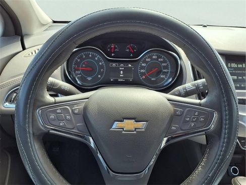 Certified 2017 Chevrolet Cruze Premier image 17