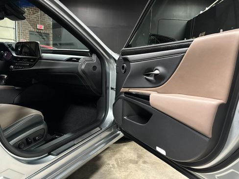 Used 2022 Lexus ES 300h w/ Premium Package image 44