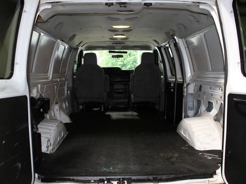 Used 2009 Ford E-150 and Econoline 150 RWD image 23
