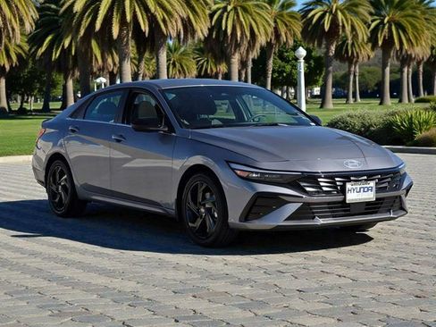 New 2026 Hyundai Elantra SEL Sport Premium FWD image 3