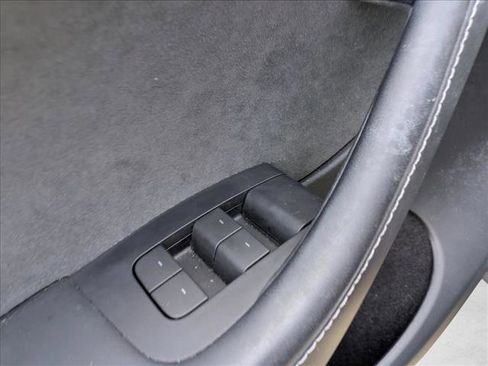 Used 2023 Tesla Model Y Long Range image 12