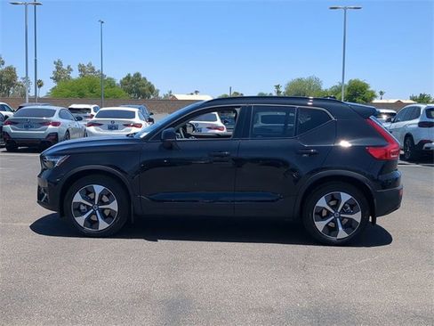 New 2025 Volvo XC40 B5 Plus w/ Climate Package image 10