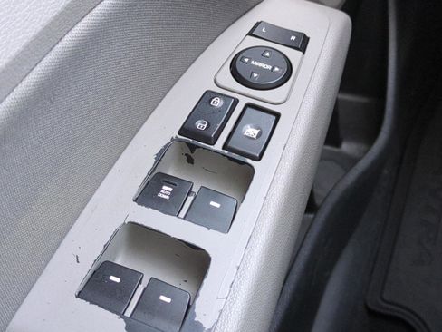 Used 2019 Hyundai Elantra SEL FWD image 17