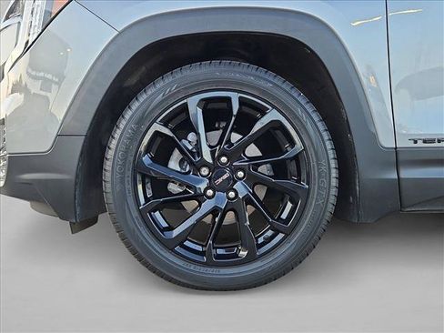 Used 2024 GMC Terrain SLE w/ Elevation Edition FWD image 23
