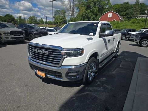 Used 2025 RAM 1500 Big Horn AWD/4WD image 3