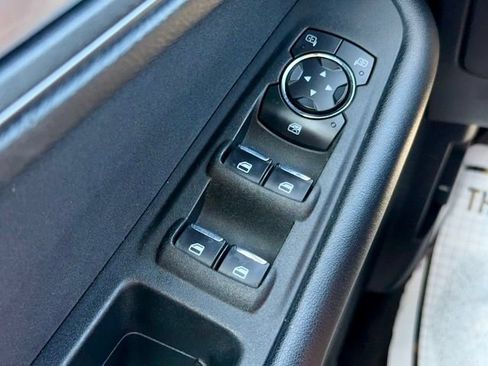 Used 2017 Ford Edge SE FWD image 26