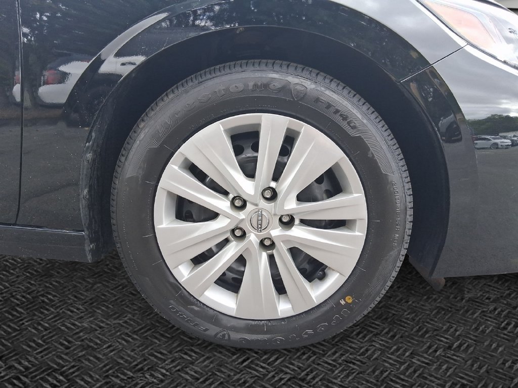 Used 2025 Nissan Sentra S FWD image 11
