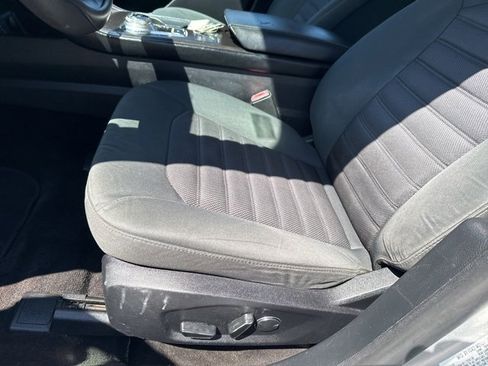 Used 2017 Ford Fusion SE w/ Fusion SE Technology Package image 20