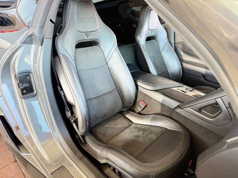 Used 2015 Chevrolet Corvette Z06 w/ 3LZ Preferred Equipment Group image 48