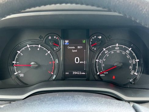 Used 2023 Toyota 4Runner SR5 Premium w/ Moonroof Package RWD image 34