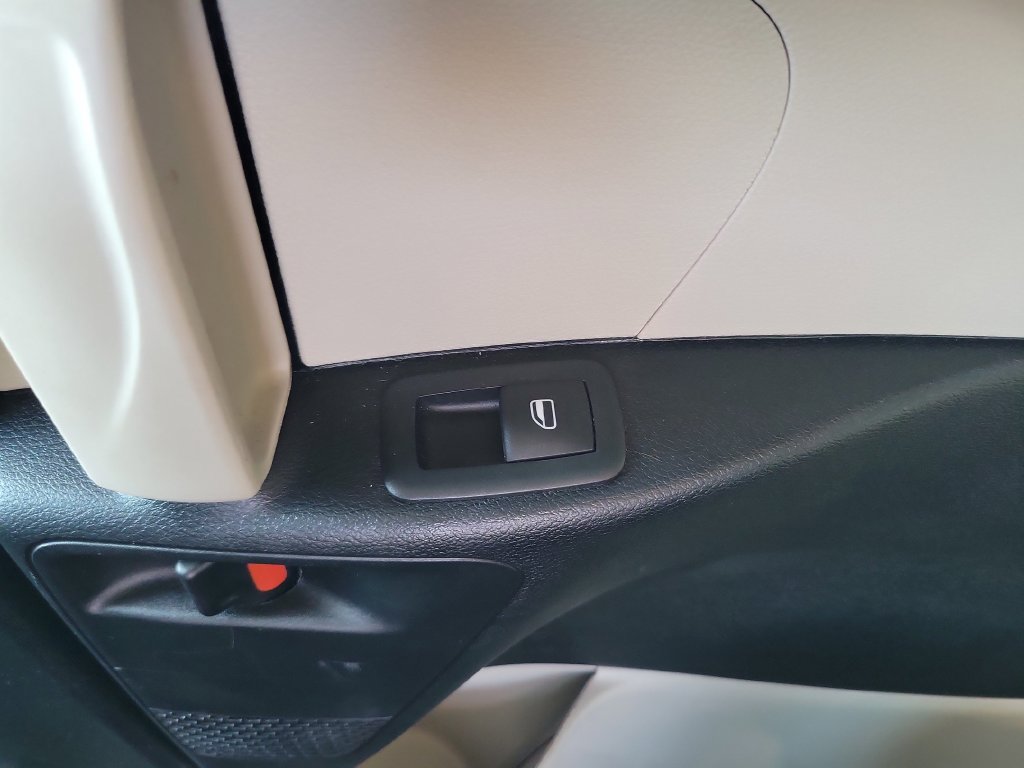 Used 2024 Chrysler Pacifica Limited FWD image 22