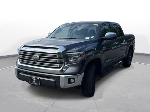 Used 2018 Toyota Tundra Limited w/ Limited Premium Package RWD image 2