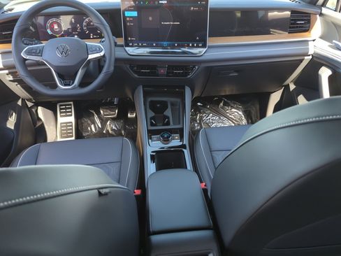 New 2026 Volkswagen Tiguan SEL R-Line AWD/4WD image 19