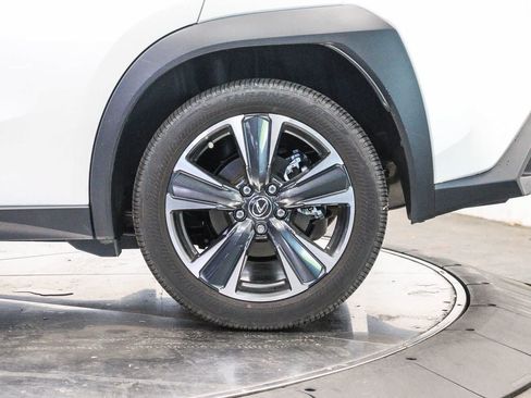 Certified 2025 Lexus UX 300h FWD w/ Accessory Package (Z2) image 10
