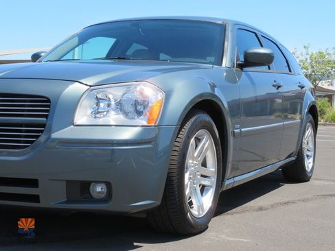 Used 2005 Dodge Magnum R/T w/ Convenience Group II RWD image 25