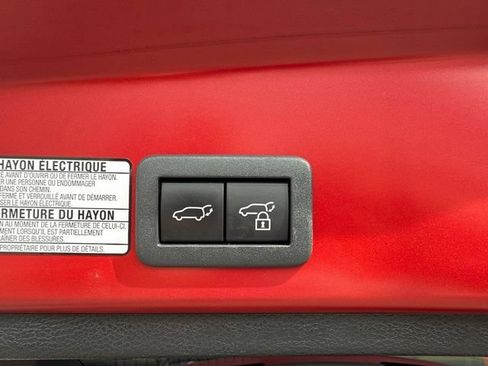 Used 2024 Toyota Corolla Cross XLE w/ Convenience Package FWD image 12
