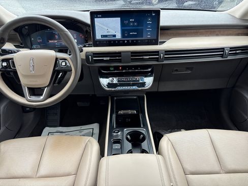 Certified 2023 Lincoln Corsair Reserve AWD/4WD image 28
