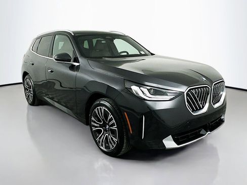 Used 2025 BMW X3 xDrive30i w/ Premium Package image 3