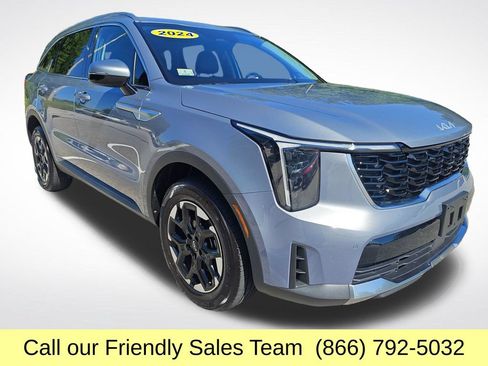 Used 2024 Kia Sorento S AWD/4WD image 8